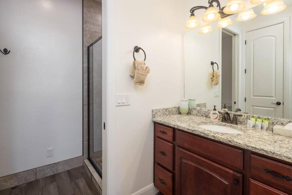 Luxury Downtown Rental - La Dolce Vita Villa #3 모아브 외부 사진