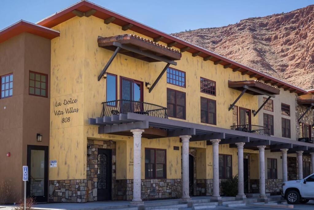 Luxury Downtown Rental - La Dolce Vita Villa #3 모아브 외부 사진